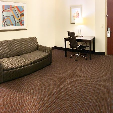 Holiday Inn Express Hotel & Suites Gainesville By Ihg Eksteriør billede