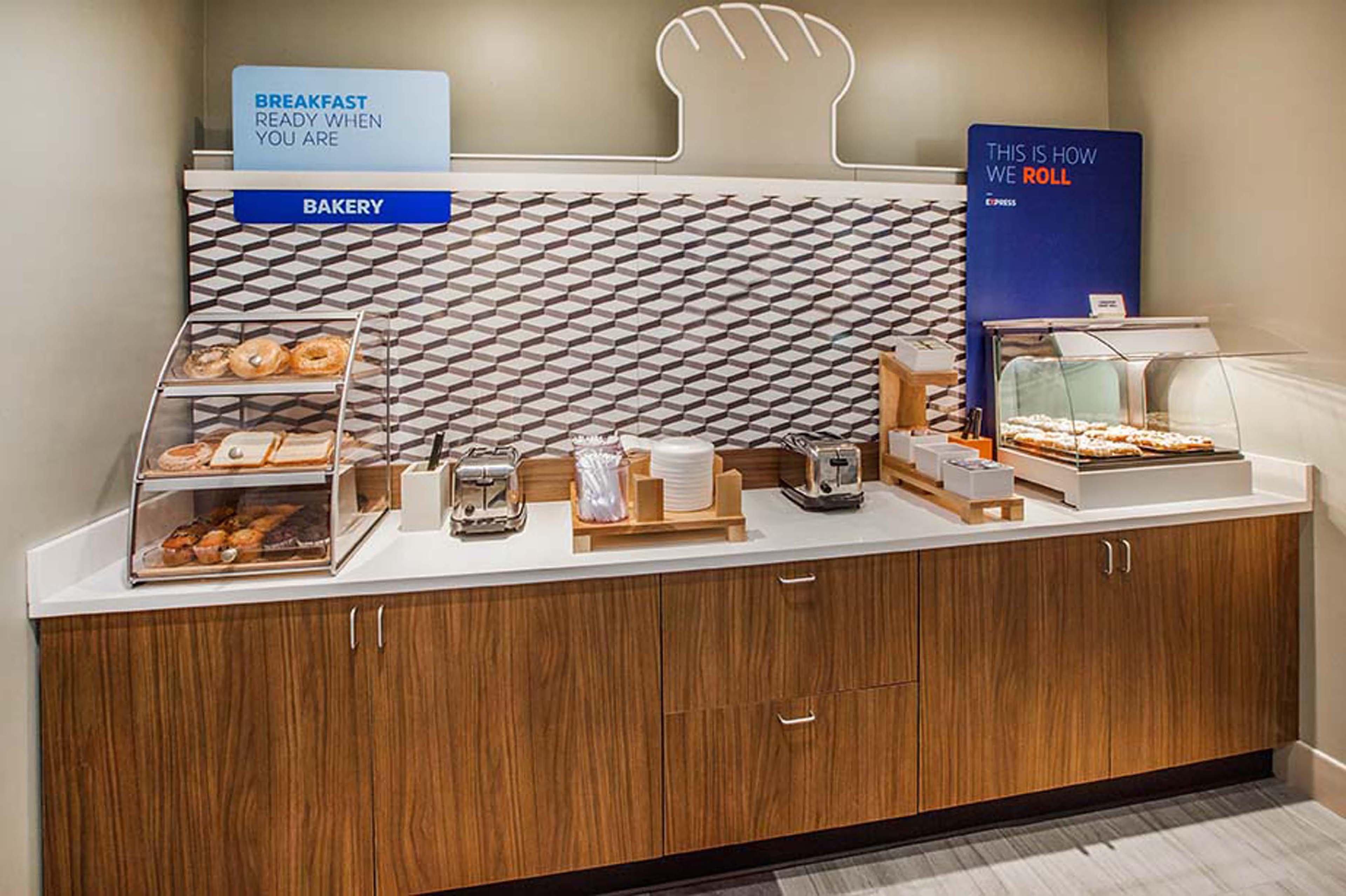 Holiday Inn Express Hotel & Suites Gainesville By Ihg Eksteriør billede