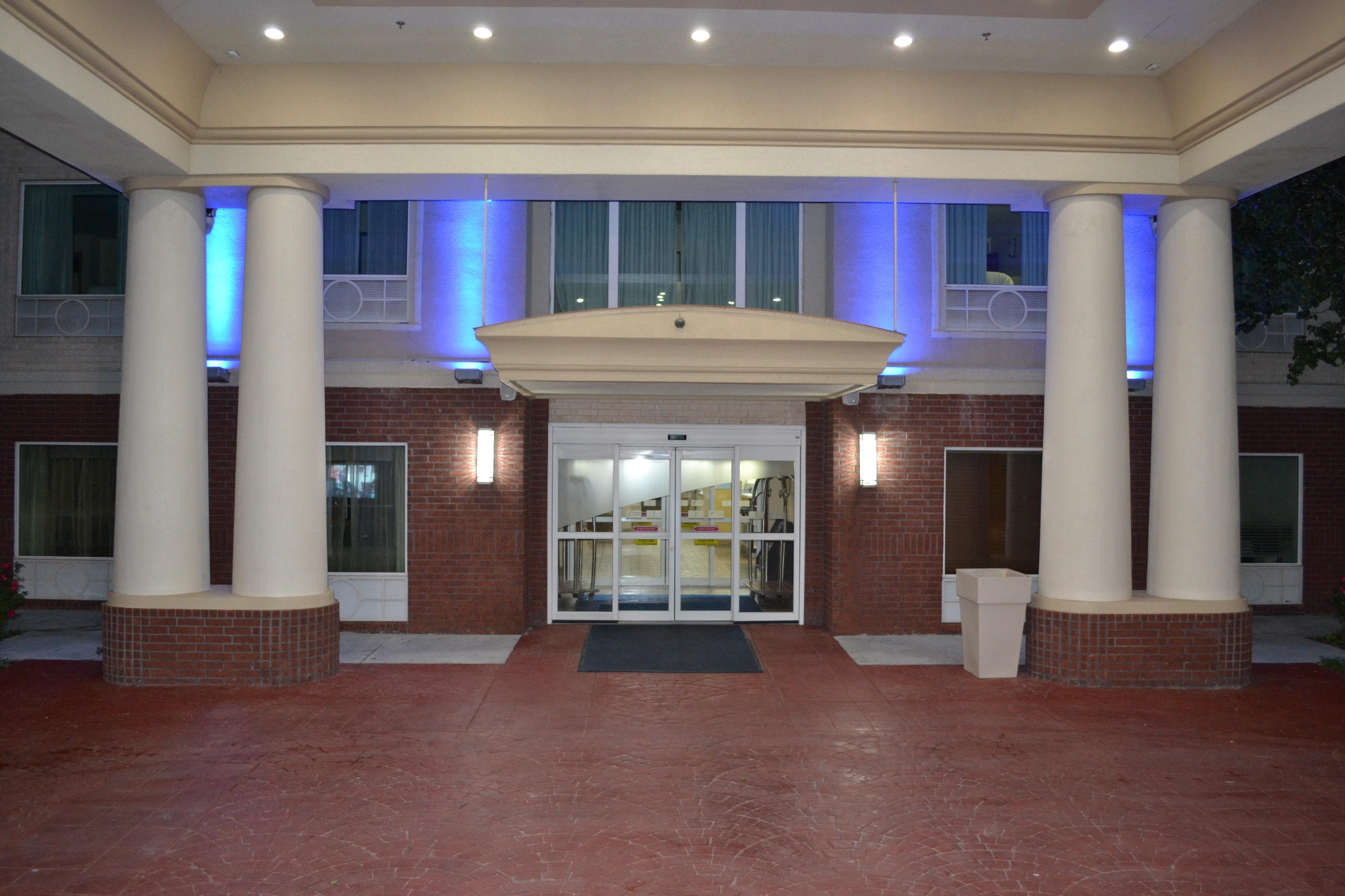 Holiday Inn Express Hotel & Suites Gainesville By Ihg Eksteriør billede