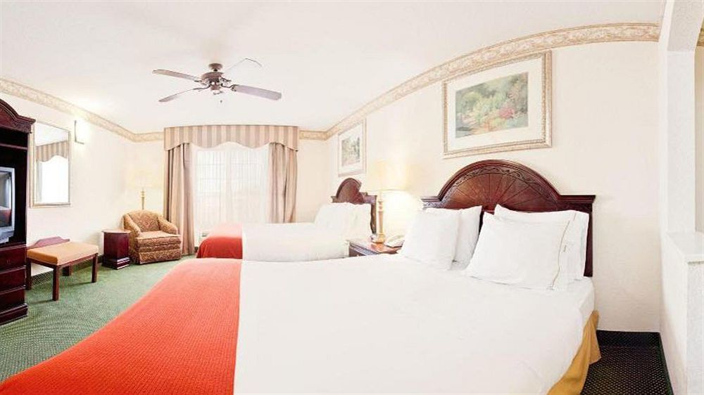 Holiday Inn Express Hotel & Suites Gainesville By Ihg Eksteriør billede