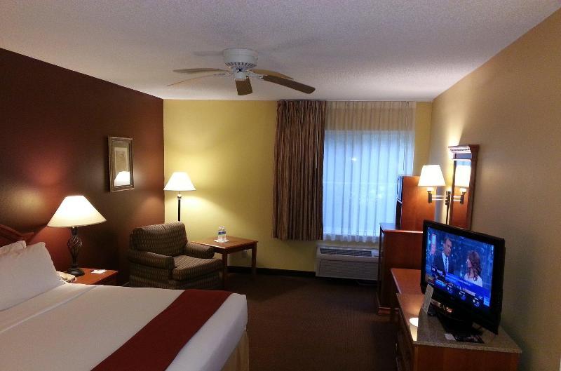 Holiday Inn Express Hotel & Suites Gainesville By Ihg Eksteriør billede