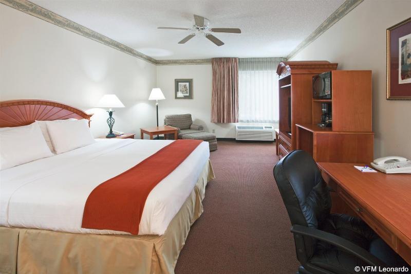 Holiday Inn Express Hotel & Suites Gainesville By Ihg Eksteriør billede
