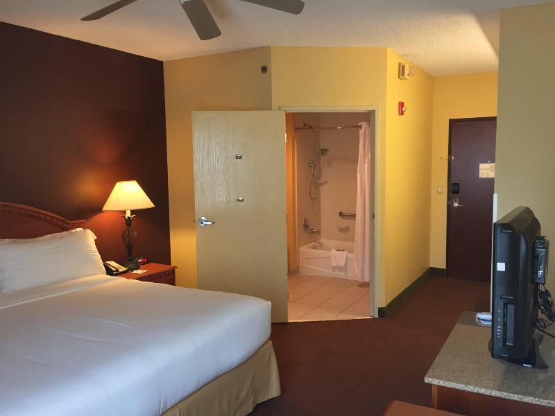 Holiday Inn Express Hotel & Suites Gainesville By Ihg Eksteriør billede