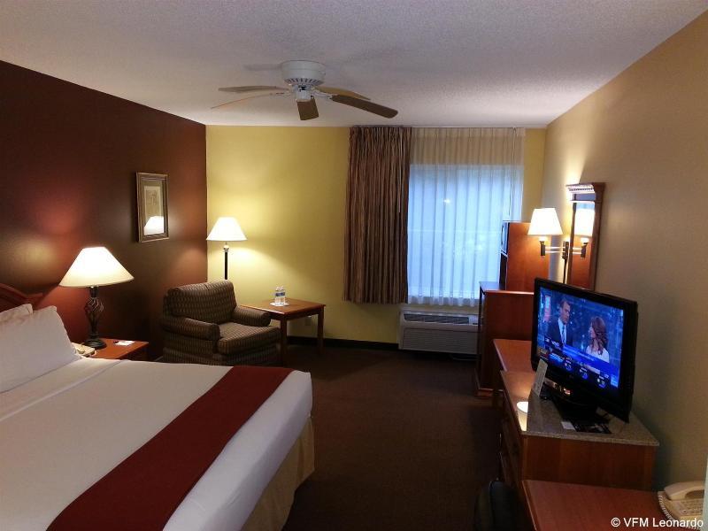 Holiday Inn Express Hotel & Suites Gainesville By Ihg Eksteriør billede